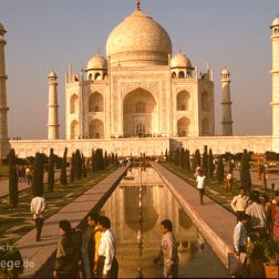 Indien - India - Bilder - Sehenswürdigkeiten - Pictures - Stockfotos Faszinierende Reisebilder aus Indien: Dehli, Taj Mahal, Agra, Varanasi, Rajasthan, Jaipur, Jaissalmer, Jodhpur, Udaipur,...