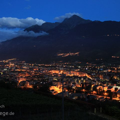 Aosta 009 Blaue Stunde, Aosta, Aostatal, Italien, Italia, Italy
