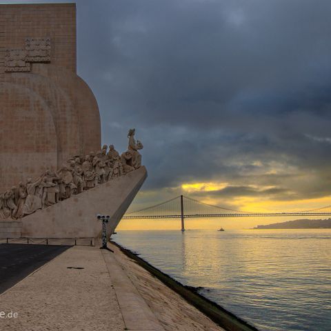 Lissabon 007 Das Padrão dos Descobrimentos (Denkmal der Entdeckungen) steht in Belem in einzigartiger Lage am Ufer des Tejo