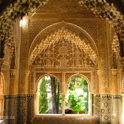 Granada - Alhambra - Andalusien - Bilder - Sehenswürdigkeiten - Fotos - Pictures Faszinierende Reisebilder aus der Provinz Granada, Andalusien: Die Alhambra besteht aus mehreren Teilen. Gärten des...
